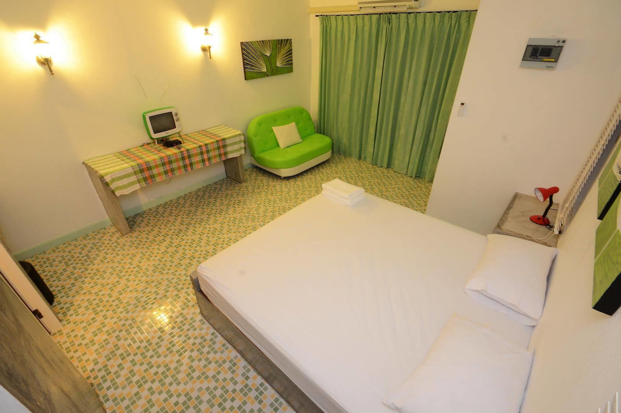Baansuan Leela Hotel Nai Yang Beach Екстериор снимка
