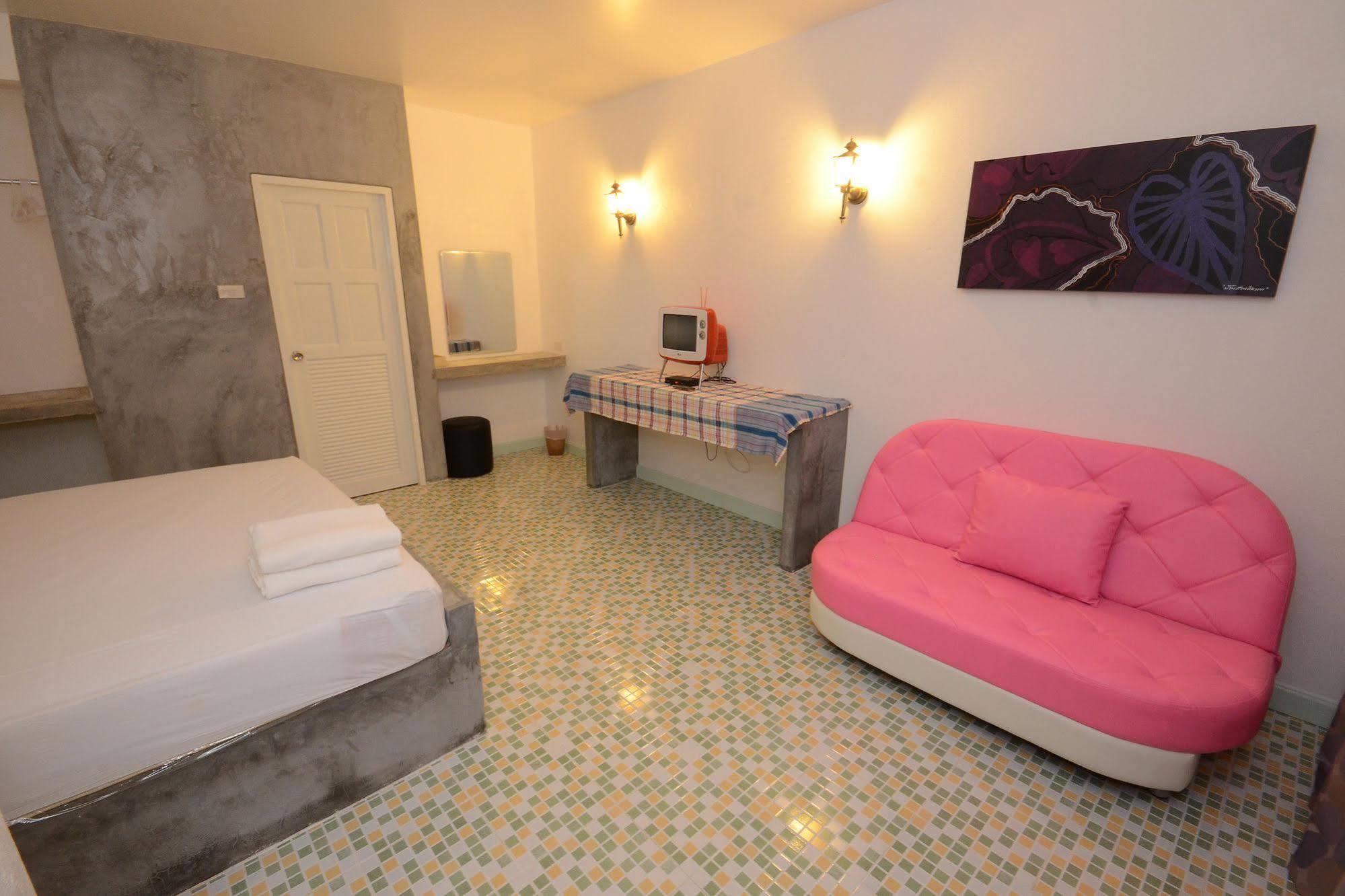 Baansuan Leela Hotel Nai Yang Beach Екстериор снимка