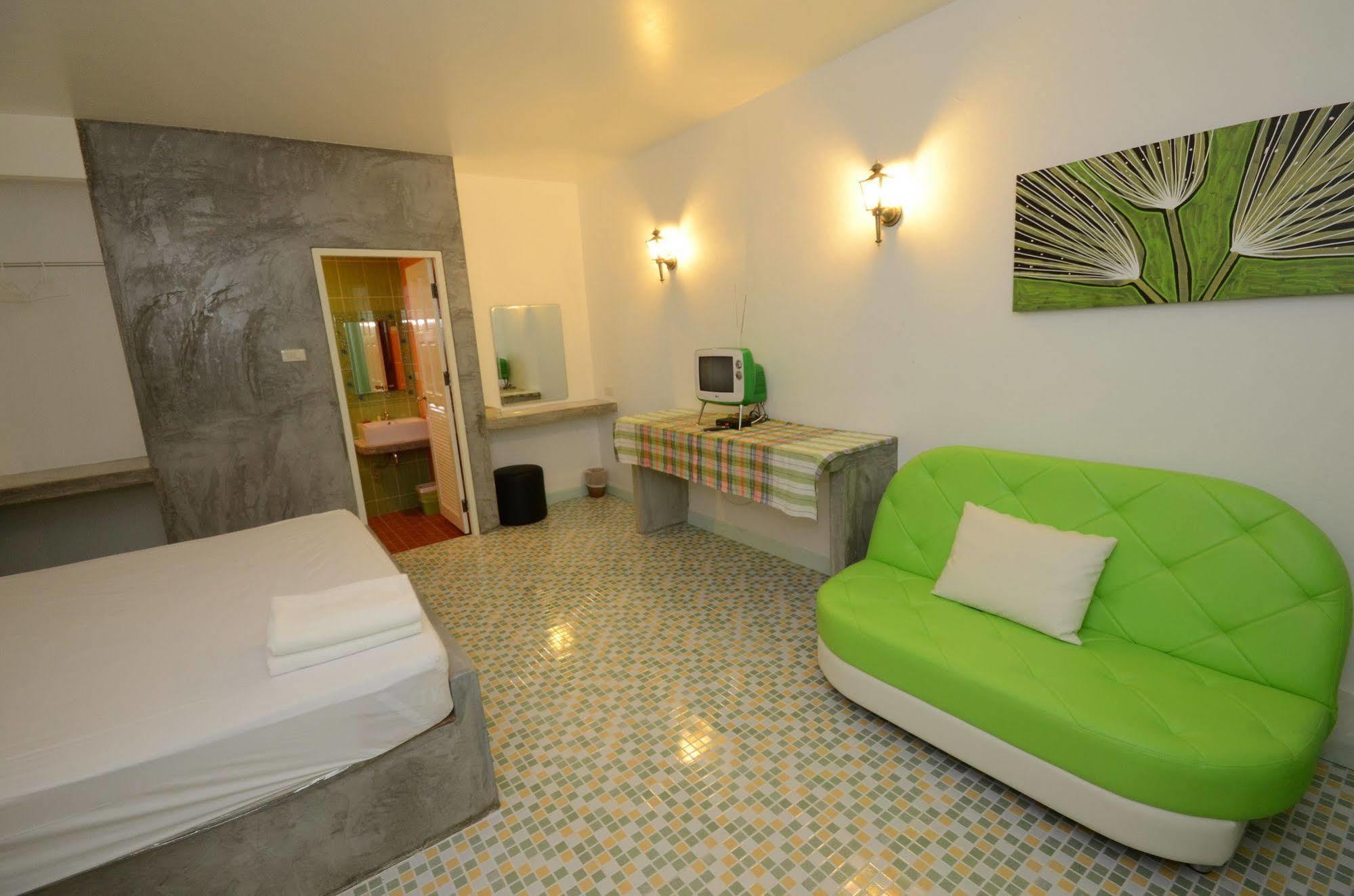 Baansuan Leela Hotel Nai Yang Beach Екстериор снимка